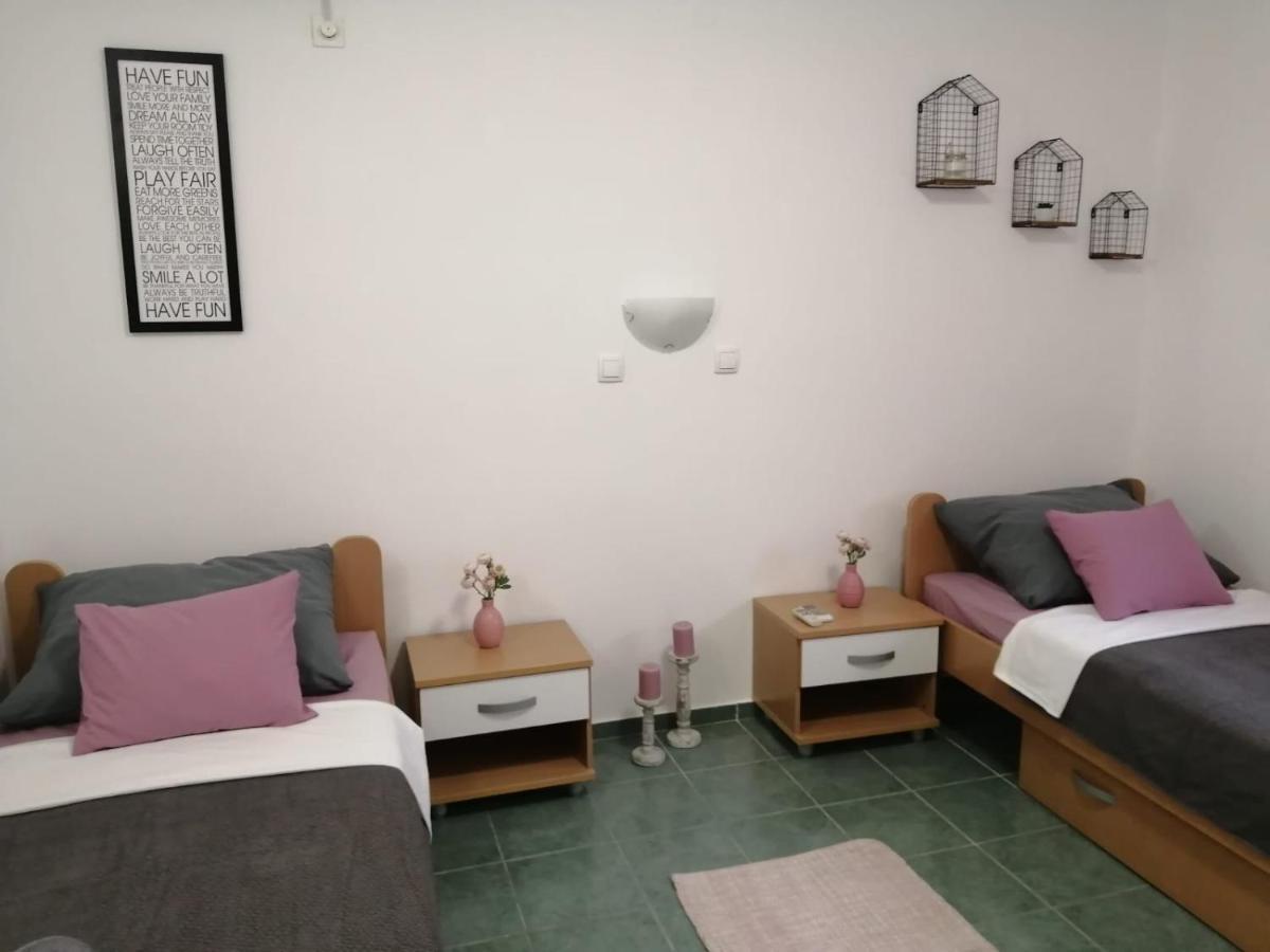 Holiday House Lara ستاريغغاد باكلينتسا المظهر الخارجي الصورة