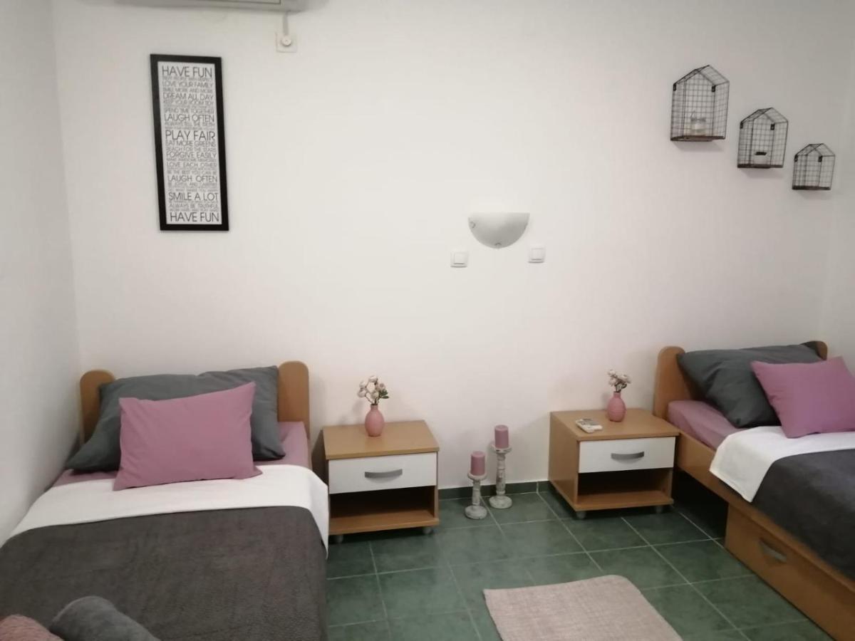 Holiday House Lara ستاريغغاد باكلينتسا المظهر الخارجي الصورة